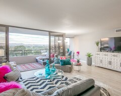 Cijela kuća/apartman New! Beautifully Remodeled Condo With Gorgeous City Views (Marina del Rey, Sjedinjene Američke Države)