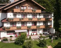 Hotel Garni Landhaus Trenkenbach (Schladming, Austria)