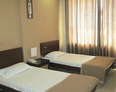 Hotel Rest Inn (Solapur, India)