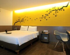 Hotel Yellow Bee Tangerang (Tangerang, Indonesia)