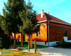 Toàn bộ căn nhà/căn hộ Alfrédó Vendégház Nyíregyháza (Nyíregyháza, Hungary)