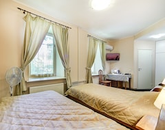 Hotel 15 Line Guest house (St Petersburg, Russia)