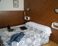 Hotel Hostal Sanmar (Figueres, Spain)