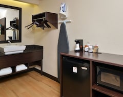 Hotel Relax And Unwind! Pets Allowed, Free Parking, Short Drive To Metlife Stadium (Secaucus, USA)