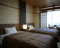 Ryokan The Gran Resort Elegante Atami (Atami, Japonya)