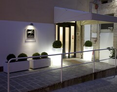 Hotel Arcadia (Macerata, İtalya)