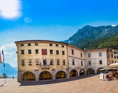 Khách sạn Portici Romantik & Wellness (Riva del Garda, Ý)