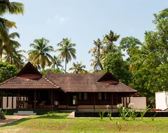 Hotel Vismaya Lake Heritage (Alappuzha, India)