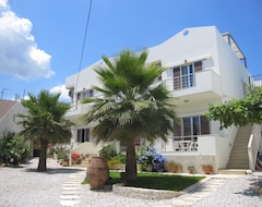 Aparthotel Lion-Suites (Kalives, Grecia)