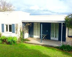 Entire House / Apartment Deco Cottage - Position Perfect (Oneroa, New Zealand)
