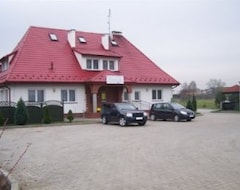 Otel Zajazd Karol (Syców, Polonya)