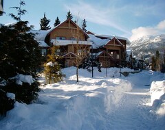 Khách sạn Whistler Village North, Glacier's Reach 2 Bedroom Private Hot (Whistler, Canada)