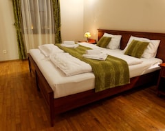 Hradna Straz Hotel&Apartments S Privatnym Wellness (Topoľčianky, Slovačka)