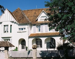 Hotel Villa Stuart (Aubigny-sur-Nère, France)
