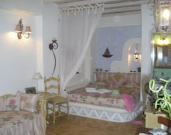 Nhà trọ Madalena's Family Rooms (Tinos - Chora, Hy Lạp)
