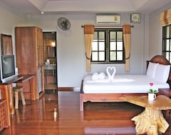Hotel BaanRimNam Resort Trat (Trat, Thailand)