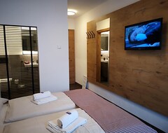 Khách sạn Standard Double Room, Shower, Toilet, Non Smoking - Hotel Aschauer Hof (Kirchberg, Áo)