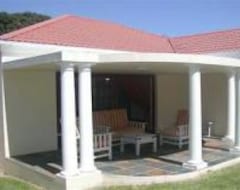 Hotel Milkwood Lodge (Hermanus, South Africa)