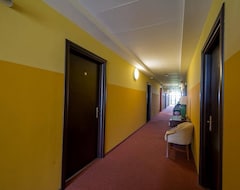 Otel Complex Km6 Ploiesti (Ploiesti, Romanya)