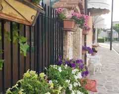 Hotel B&b Marilena Affittacamere (Rocca Imperiale, Italy)