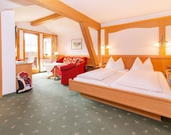 Hotelli Comfort Double Room - Hb - Hotel Alte Krone Superior (Mittelberg, Itävalta)