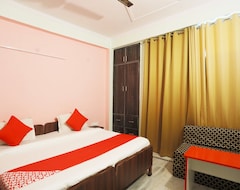 Hotel OYO 42405 Noida Relax (Noida, Indija)