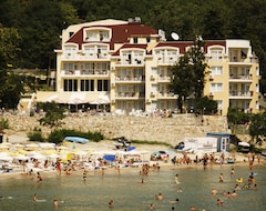 Khách sạn Helios Hotel (Balchik, Bun-ga-ri)