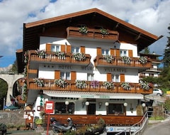 Hotel Villa Neve (Cortina d'Ampezzo, Italien)