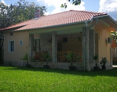 Koko talo/asunto Villa Simida (Sevlievo, Bulgaria)