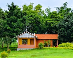 Hotel Kabini Lake View Resort (Karapura, India)