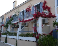 Hotel Louisa Apartments (Poros, Greece)