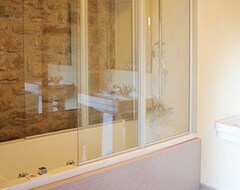 Hotelli 14 bedroom Villa, sleeps 30 in Carbonesca (Gubbio, Italia)