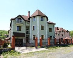 Khách sạn Sribnyi Vodogray (Uschhorod, Ukraina)