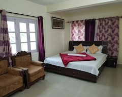 Hotel Roxy Paradise (Dalhousie, India)