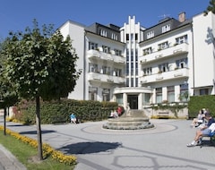 Hotel Grand - Anenské slatinné lázně (Lázne Belohrad, Czech Republic)