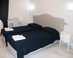 Hotel Colosseo Rooms Imperial Rome (Rome, Italy)