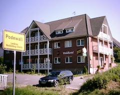 Waldhotel Podewall (Trollenhagen, Almanya)