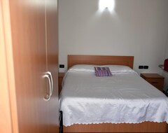 Pansion H&A Guest House (Peqin, Albanija)