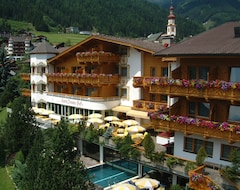 Khách sạn Hotel Donnerhof (Fulpmes, Áo)