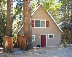 Toàn bộ căn nhà/căn hộ Lazy Bear Lodge… a remodeled cozy retreat in Lake Arrowhead! (Skyforest, Hoa Kỳ)