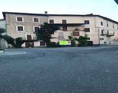 Toàn bộ căn nhà/căn hộ Country Mansion On The Hills (Cuccaro Monferrato, Ý)