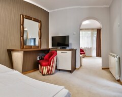 Khách sạn Hotel Perfect (Varna, Bun-ga-ri)
