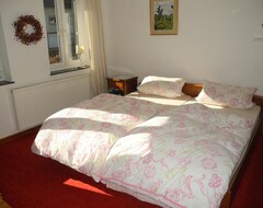 Bed & Breakfast Villa Luzia (Meuspath, Njemačka)