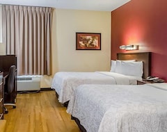 Hotel You Found It! Close To It All! Pets Allowed, Short Drive To Memorial Stadium! (Saugus, USA)