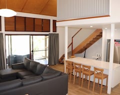 Toàn bộ căn nhà/căn hộ Blissful Banksia 534 Ocean views, 3 bed,2 bathroom,2 decks at Kingfisher Bay (Fraser Island, Úc)