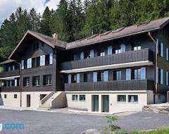 Khách sạn Eiger View Alpine Lodge (Grindelwald, Thụy Sỹ)