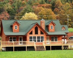 Hele huset/lejligheden Newly Renovated Riverfront Cabin With Mountain Views (Hiawassee, USA)