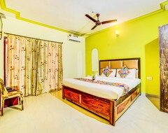 Hotel FabExpress Purushottam Residency Beachfront Calangute (Calangute, India)