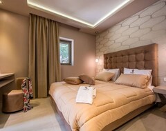 Hotel Villa Avra (Limni Keriou, Greece)