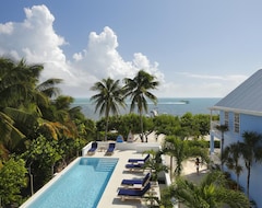 Weezie's Ocean Front Hotel and Garden Cottages (Caye Caulker, Belize)
